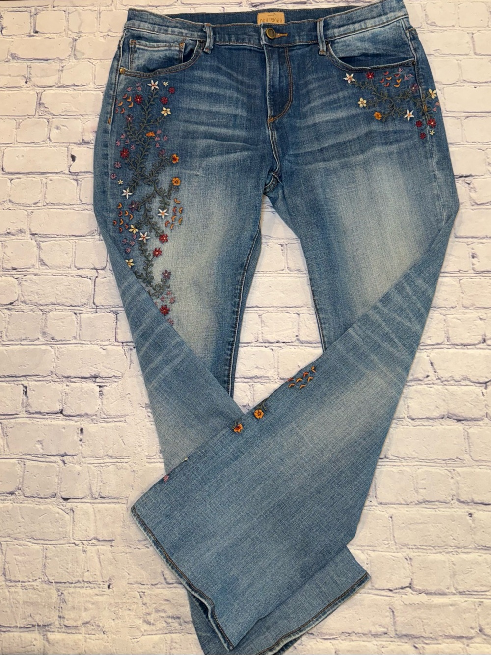 Driftwood Jeans in the strawperry Blossom style